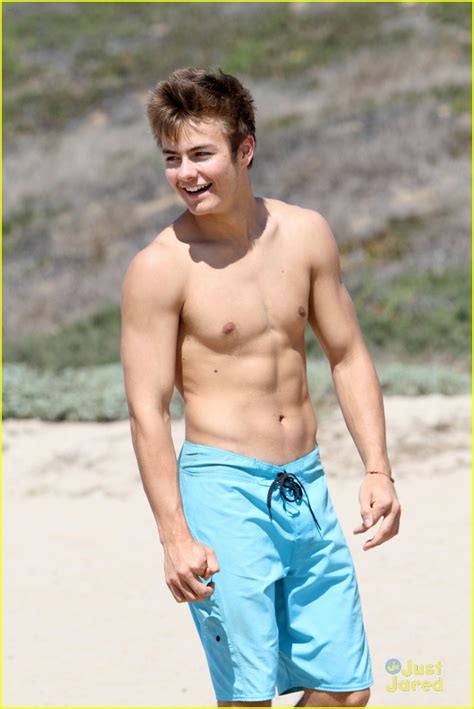 Peyton Meyer Leaked Nude Cock Selfie. This sexy young fella can be considered as a teen! And what's the best way to satisfy your gay desires, than with some young fresh meet! Prepare yourself as we provide you leaked nude cock selfie of Peyton Meyer! This lovely teen is very kinky and we didn't expect this from him!